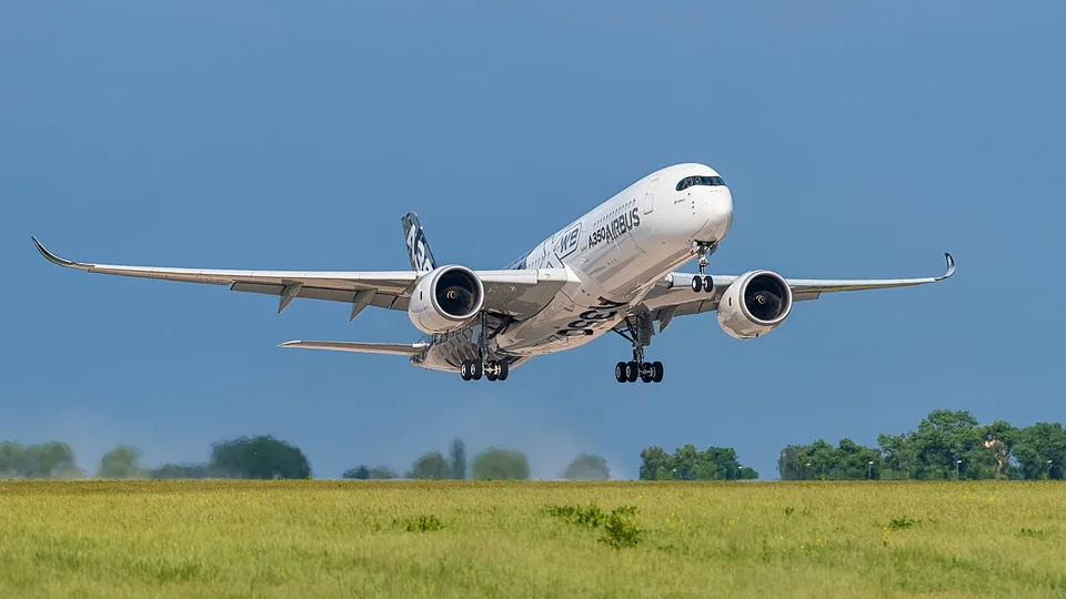 The Green Flight Revolution: Global Aviation Mandates Accelerate Sustainable Aviation Fuel (SAF) and Synthetic E-Kerosene Scalability