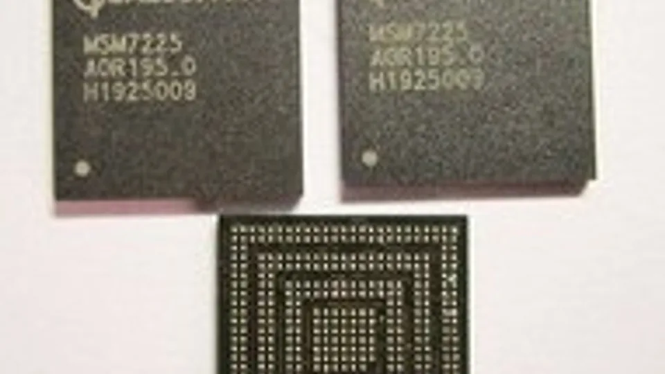 Intelligence in Your Pocket: How Small Language Models (SLMs) and Sub-4-Bit Quantization are Bringing Desktop-Class AI Locally to Mobile Silicon